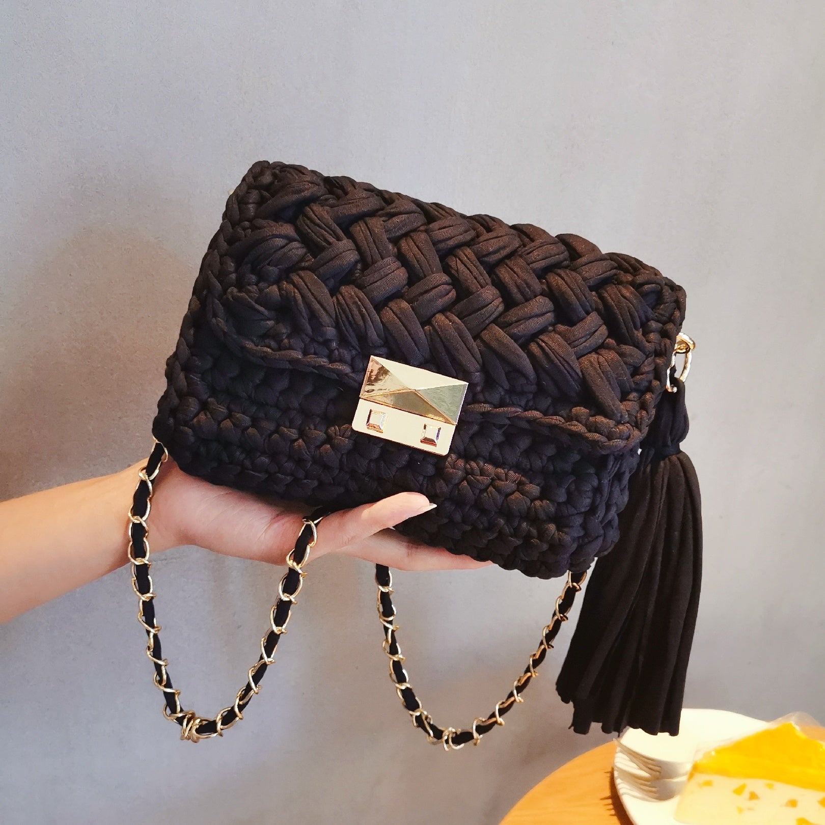 Geflochtene-Handtasche - impassion.ch